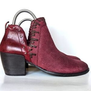 OTBT Santa Fe New Red booties size 8